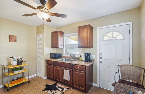 Midland House | Quaint Midland Home ~ 1 Mi to Downtown!