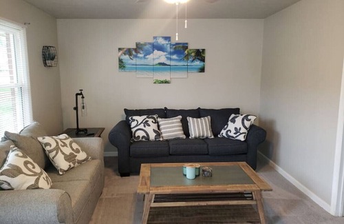 Jonesboro Condo | Quaint Renovated Duplex Home, WiFi, Workspace, 3 SmartTVs, Near Downtown Atlanta