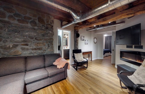 Cannifton House | Quaint Rural Property Nestled in historic Halloway Heights