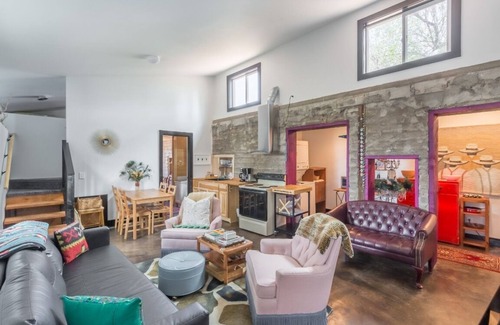 Flagstaff House | Quaint Scandinavian Hygge Oasis, Wood Burning Sauna, Outside Shower