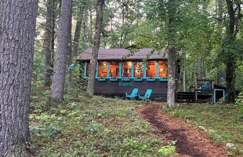 West Newfield Cottage | Quaint Summer Vacation Home on Beautiful Balch Lake