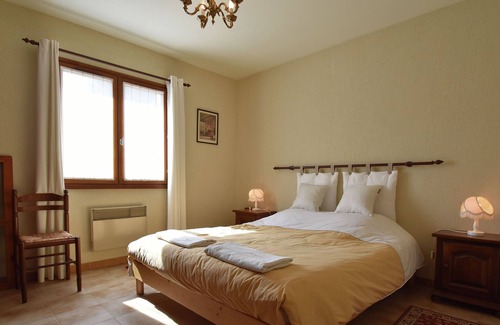 Argelliers Villa | Quaint Villa in Argelliers with Private Swimming Pool