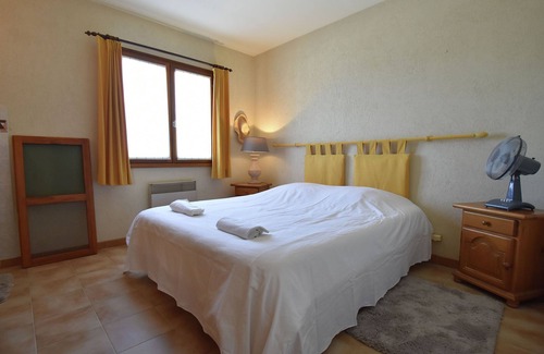 Argelliers Villa | Quaint Villa in Argelliers with Private Swimming Pool