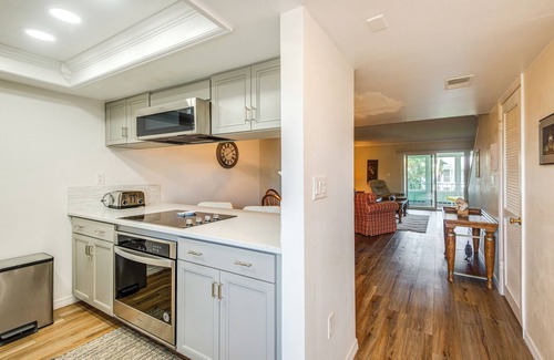 Hollister House | Quaint Welaka Getaway: Steps to St Johns River!