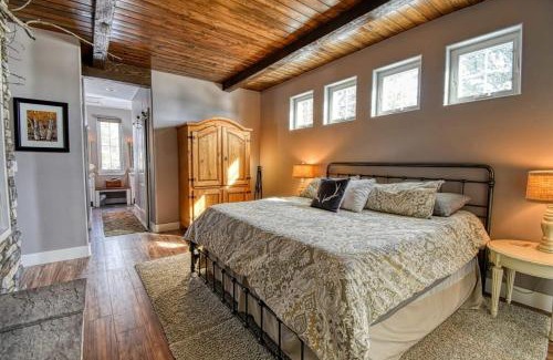 Twin Lakes House | Quaking Aspen Cabin 2BR 2BA w Incredible Views