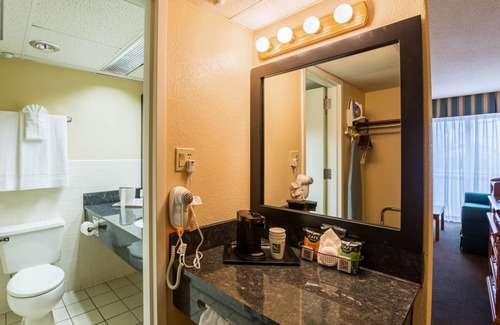 Grand Island Hotel | Quality Inn and Conference Center I-80 Grand Island