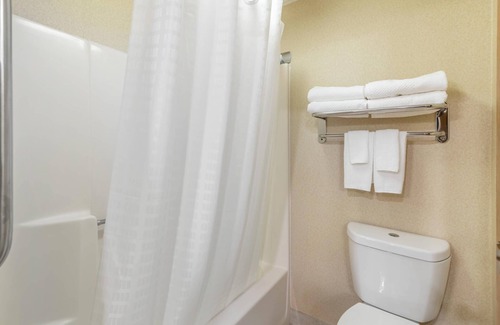 Bangor Hotel | Quality Inn at Bangor Mall