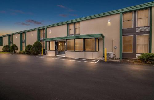 Bangor Hotel | Quality Inn Bangor Airport
