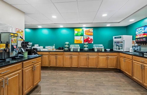 Bangor Hotel | Quality Inn Bangor Airport