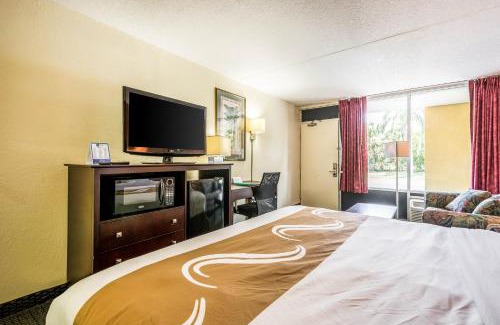 Bayshore Gardens Hotel | Quality Inn Bradenton - Sarasota North