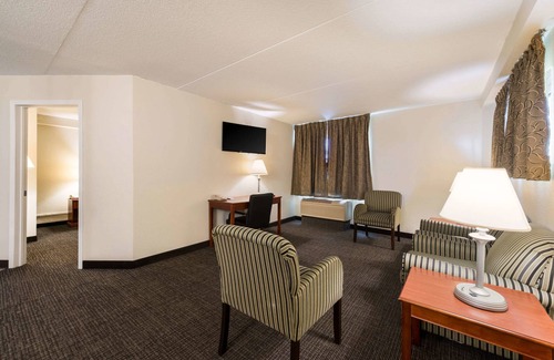 Bradley Hotel | Quality Inn Bradley - Bourbonnais