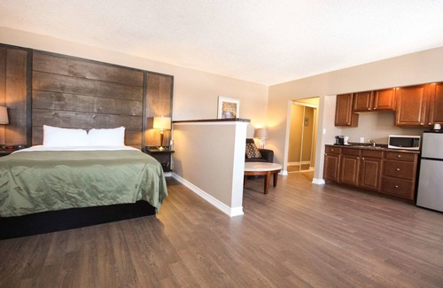 Bracebridge Hotel | Quality Inn
