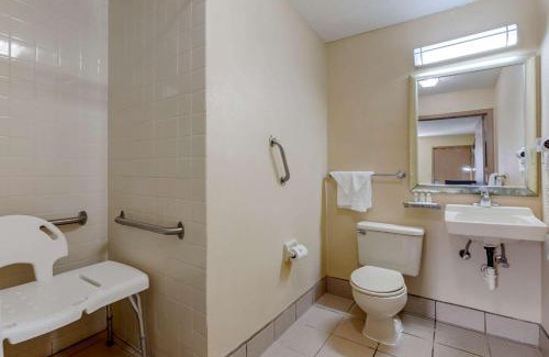 Summit Station Hotel | Quality Inn Columbus-East