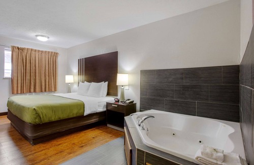 Summit Station Hotel | Quality Inn Columbus - East