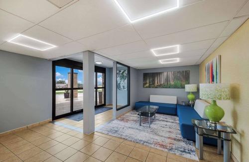 Denton Hotel | Quality Inn - Denton