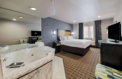 Denton Hotel | Quality Inn - Denton