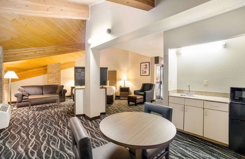 Effingham Hotel | Quality Inn Effingham North
