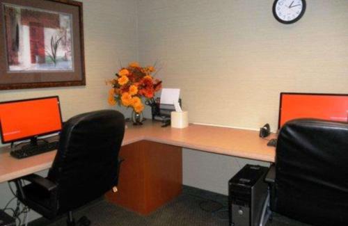 Airport Township Hotel | Quality Inn Florissant-St Louis