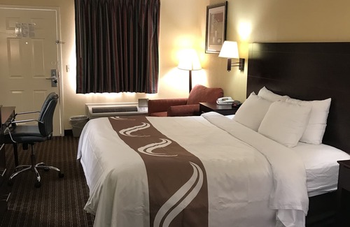 Franklin Hotel | Quality Inn Franklin South