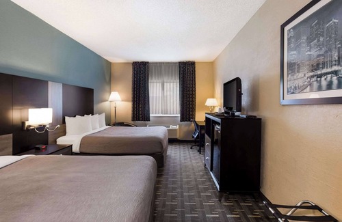 Galesburg Hotel | Quality Inn Galesburg near US Highway 34 and I-74