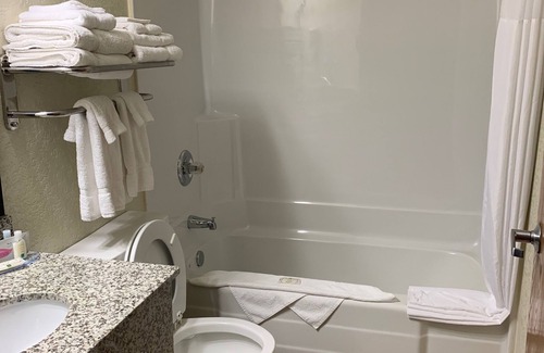 Gillette Hotel | Quality Inn Gillette I-90 East