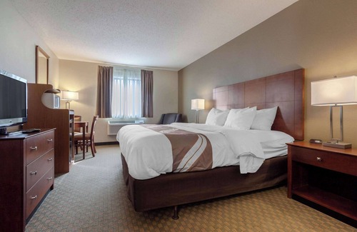 Hays Hotel | Quality Inn Hays I-70