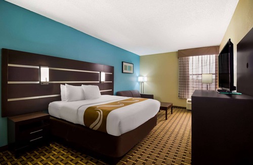 North Shore Hotel | Quality Inn Houston East I-10