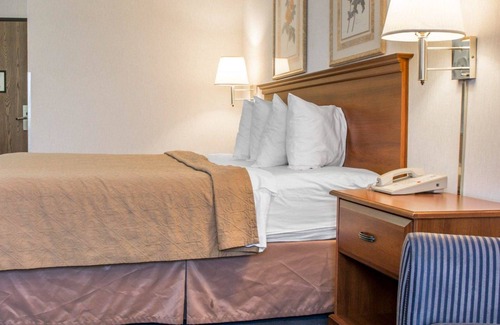 Hudsonville Hotel | Quality Inn Hudsonville South