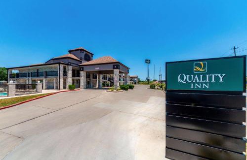 Arena District Hotel | Quality Inn I-10 East near Frost Bank Center