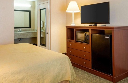 Louisville Hotel | Quality Inn Louisville MS