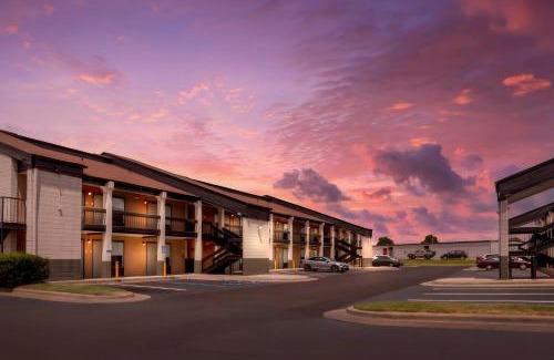 Madison Hotel | Quality Inn Madison - Huntsville