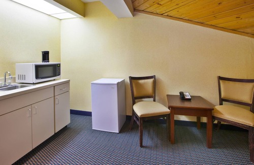 Marshall Hotel | Quality Inn Marshall near I-69