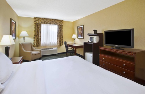 Marshall Hotel | Quality Inn Marshall near I-69