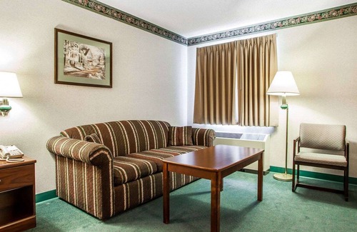 Bethel Hotel | Quality Inn Midway