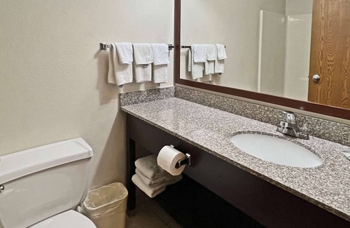 Mitchell Hotel | Quality Inn Mitchell I-90