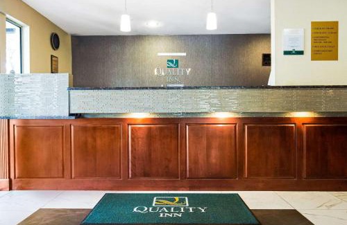 Monee Hotel | Quality Inn Monee I-57