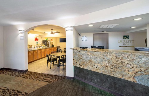 Pacific Hotel | Quality Inn Near Six Flags St. Louis