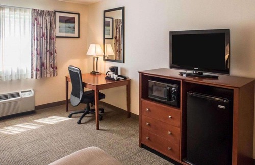 West Milton Hotel | Quality Inn New Columbia-Lewisburg