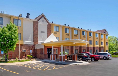 Overland Park Hotel | Quality Inn Overland Park Kansas City