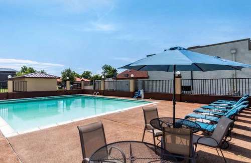 Paris Hotel | Quality Inn Paris Texas