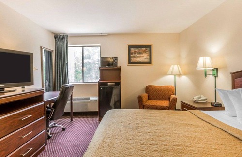 Pell City Hotel | Quality Inn Pell City I-20 exit 158