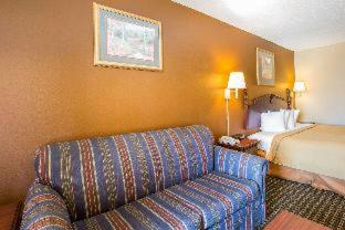 Perry Hotel | Quality Inn Perry - National Fairgrounds Area