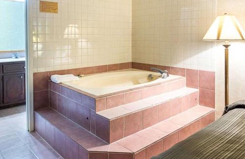 Southern Estates Hotel | Quality Inn Petersburg Near Fort Gregg-Adams