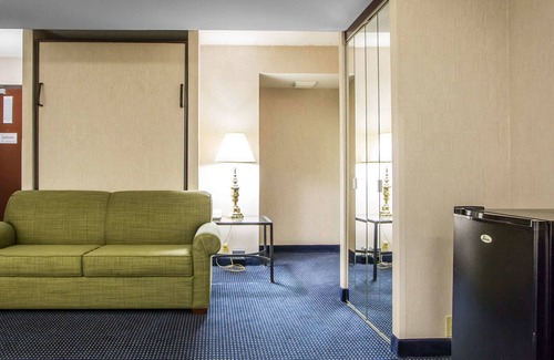 Schaumburg Hotel | Quality Inn Schaumburg - Chicago near the Mall