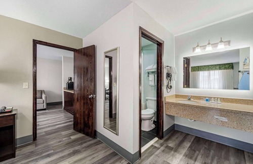 Siloam Springs Hotel | Quality Inn Siloam Springs West