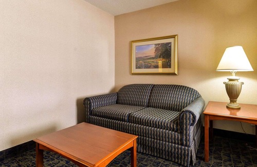 Potomac Hotel | Quality Inn Spring Mills - Martinsburg North