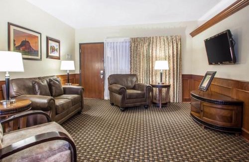 Ames Hotel | Quality Inn & Suites Ames Conference Center Near ISU Campus