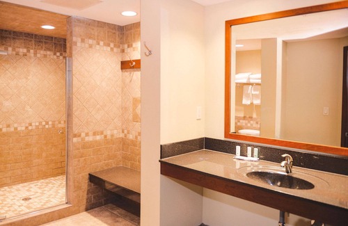 Ames Hotel | Quality Inn & Suites Ames Conference Center Near ISU Campus