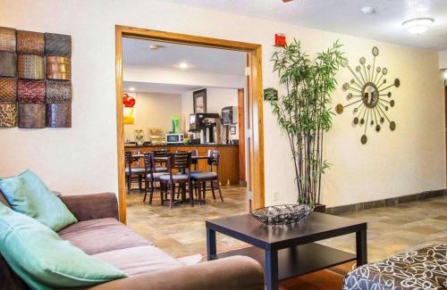 Ankeny Hotel | Quality Inn & Suites Ankeny-Des Moines