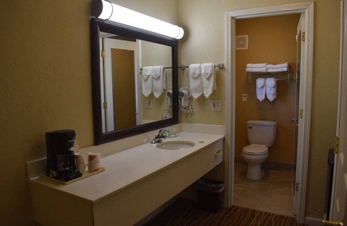 North Bend Hotel | Quality Inn & Suites at Coos Bay